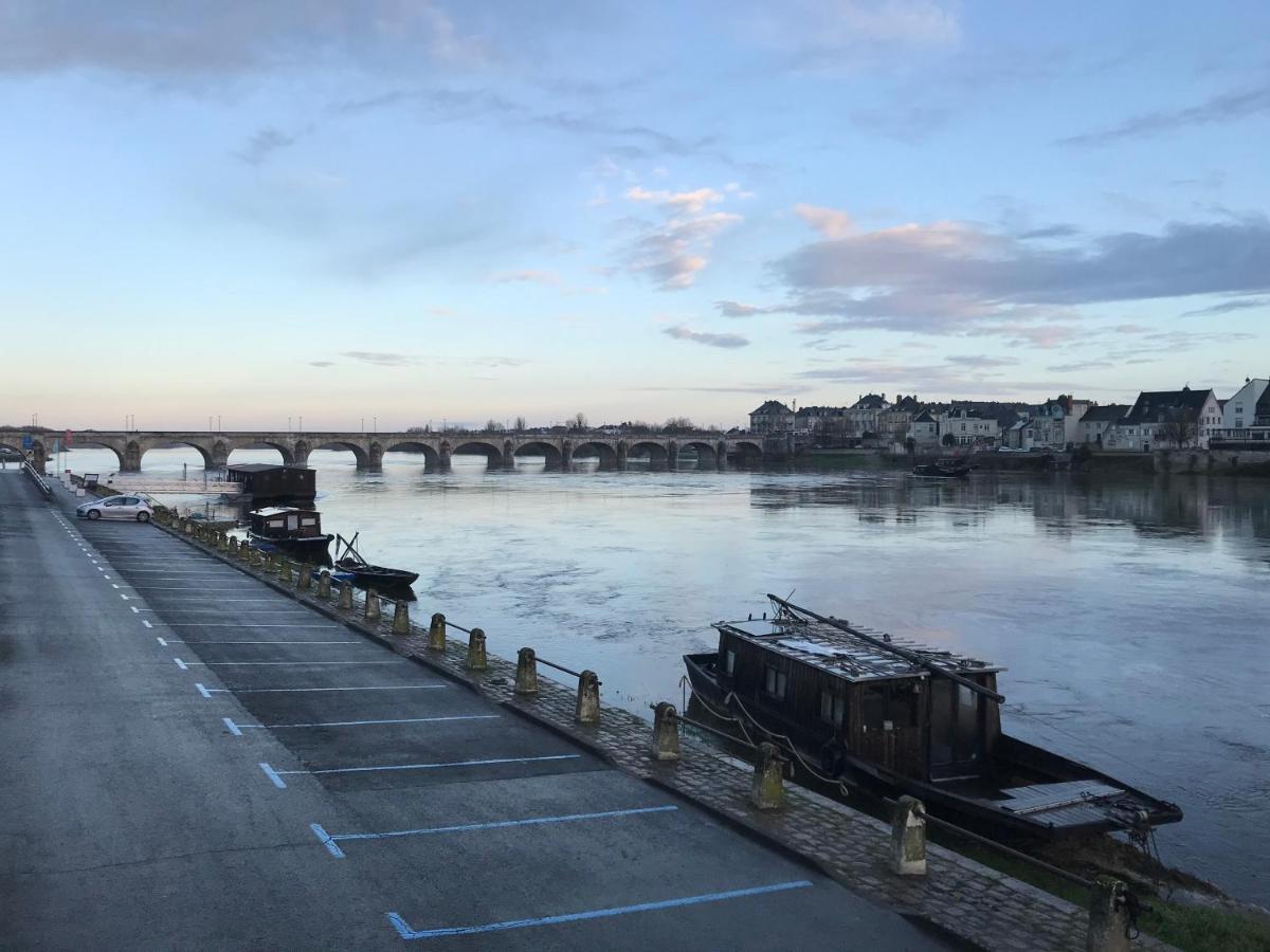 Jolie Maison Tuffeau Centre De Saumur Avec Local Velos Eksteriør bilde